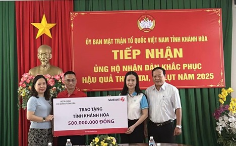 CỤC QUẢN LÝ CÔNG SẢN VÀ VIETLOTT HỖ TRỢ NGƯỜI DÂN TỈNH KHÁNH HÒA SAU ĐỢT BÃO LŨ LỊCH SỬ