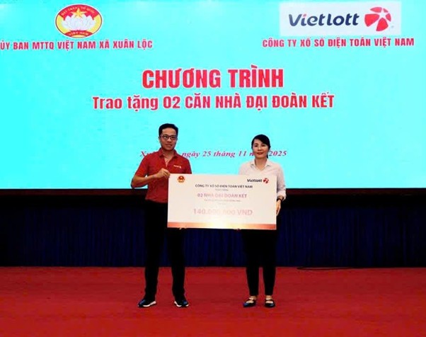 VIETLOTT TRAO TẶNG 02 CĂN NHÀ ĐẠI ĐOÀN KẾT TẠI ĐỒNG NAI